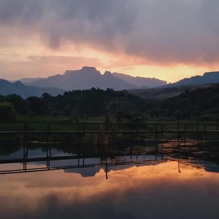 Dragon Peaks Mountain Resort Champagne Valley Εξωτερικό φωτογραφία