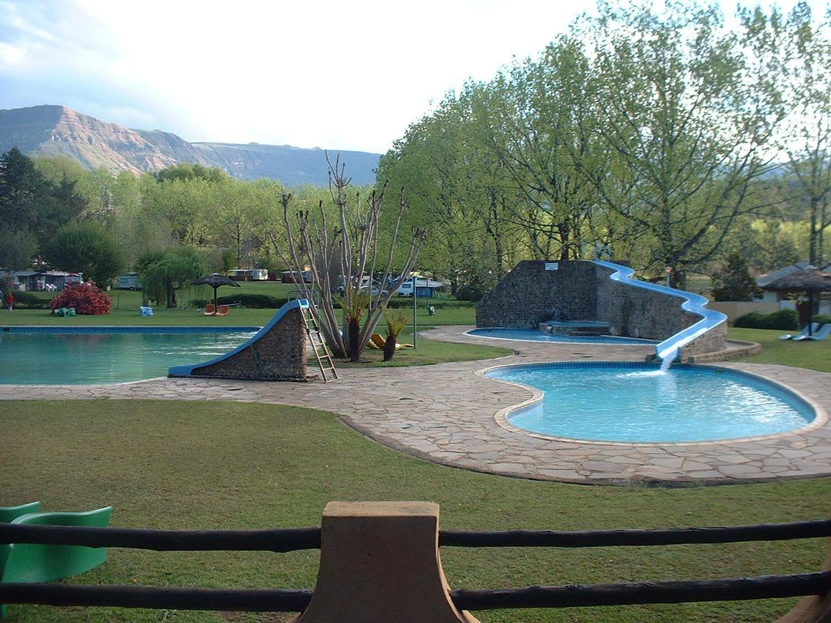 Dragon Peaks Mountain Resort Champagne Valley Εξωτερικό φωτογραφία