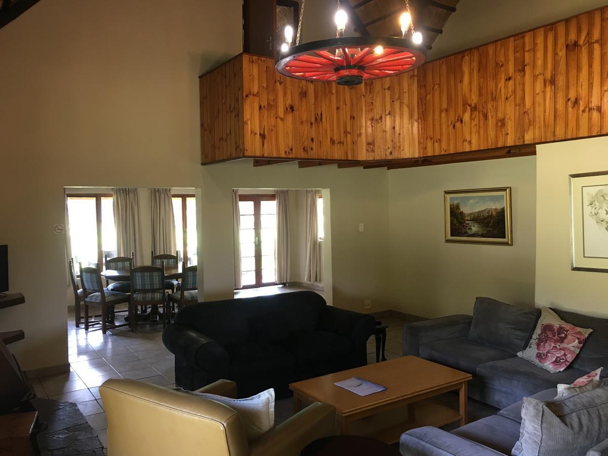 Dragon Peaks Mountain Resort Champagne Valley Εξωτερικό φωτογραφία
