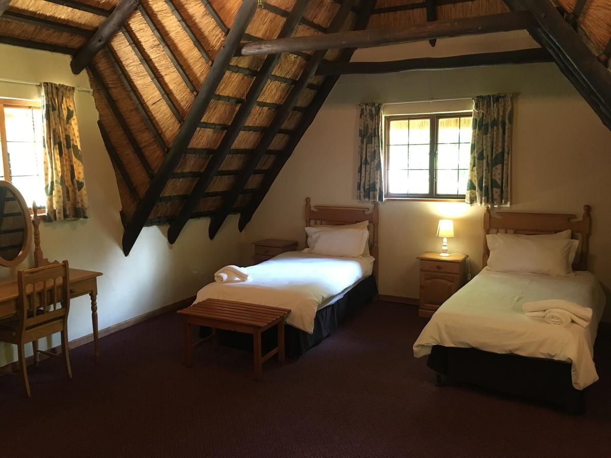 Dragon Peaks Mountain Resort Champagne Valley Εξωτερικό φωτογραφία