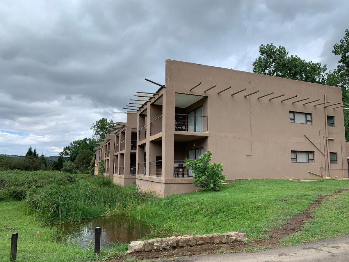 Dragon Peaks Mountain Resort Champagne Valley Εξωτερικό φωτογραφία